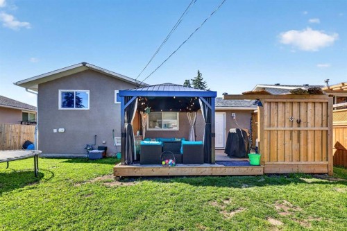 24 Penworth Crescent Se, Calgary, AB - Outdoor