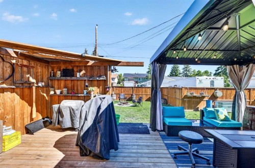 24 Penworth Crescent Se, Calgary, AB - Outdoor With Deck Patio Veranda With Exterior
