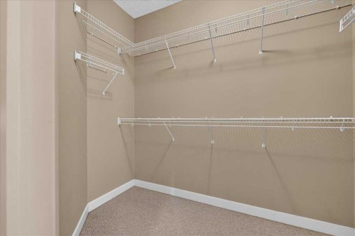 537-10 Discovery Ridge Close Sw, Calgary, AB - Indoor With Storage