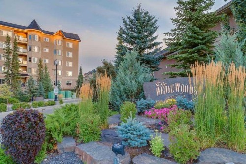 537-10 Discovery Ridge Close Sw, Calgary, AB - Outdoor