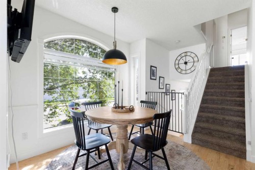 501 55 Avenue Sw, Calgary, AB - Indoor Photo Showing Dining Room