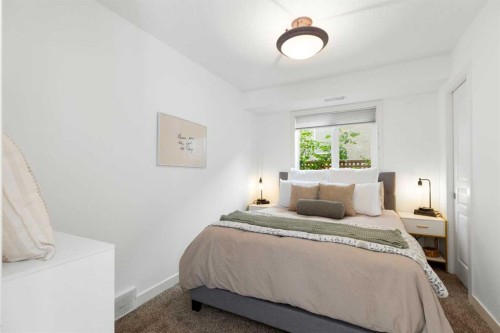 501 55 Avenue Sw, Calgary, AB - Indoor Photo Showing Bedroom