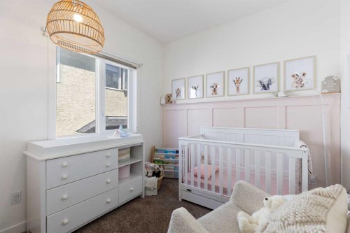 501 55 Avenue Sw, Calgary, AB - Indoor Photo Showing Bedroom