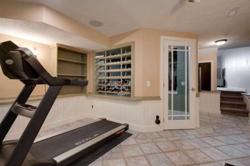 501 55 Avenue Sw, Calgary, AB - Indoor