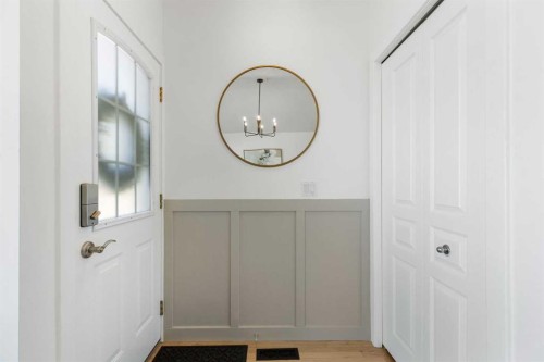 501 55 Avenue Sw, Calgary, AB - Indoor Photo Showing Other Room