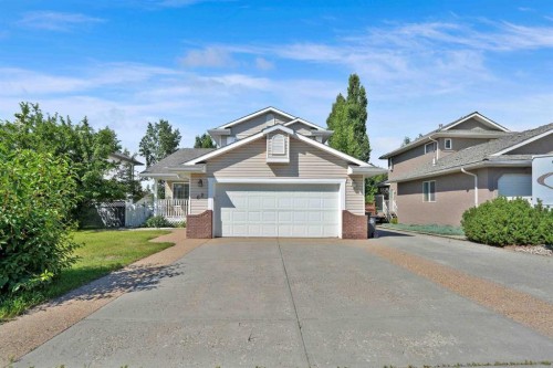 62 West Mitford Crescent, Cochrane, AB - Outdoor