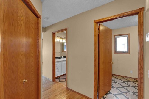 62 West Mitford Crescent, Cochrane, AB - Indoor Photo Showing Other Room