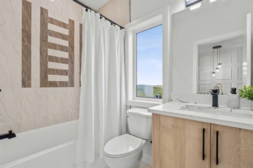 1981 Mccaskill Drive, Crossfield, AB - Indoor Photo Showing Bathroom