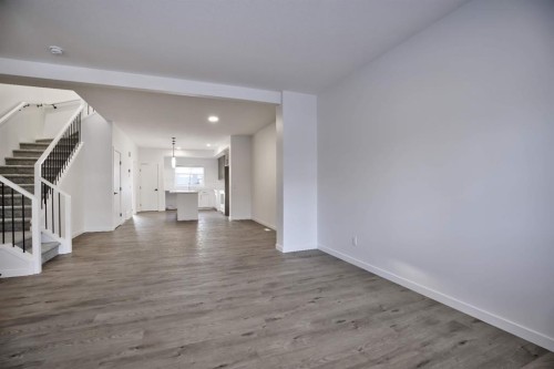 45 Legacy Point Terrace Se, Calgary, AB - Indoor Photo Showing Other Room