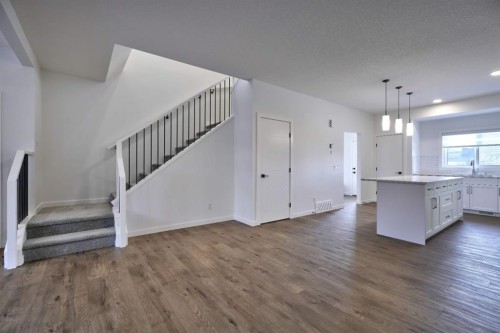 45 Legacy Point Terrace Se, Calgary, AB - Indoor Photo Showing Kitchen