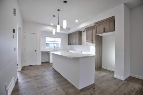 45 Legacy Point Terrace Se, Calgary, AB - Indoor Photo Showing Kitchen