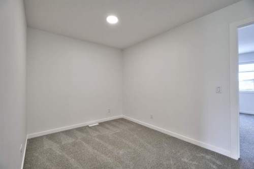 45 Legacy Point Terrace Se, Calgary, AB - Indoor Photo Showing Other Room