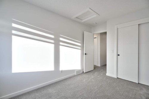 45 Legacy Point Terrace Se, Calgary, AB - Indoor Photo Showing Other Room