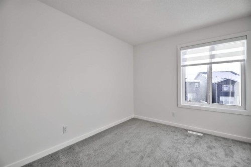 45 Legacy Point Terrace Se, Calgary, AB - Indoor Photo Showing Other Room
