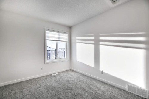 45 Legacy Point Terrace Se, Calgary, AB - Indoor Photo Showing Other Room