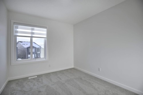 45 Legacy Point Terrace Se, Calgary, AB - Indoor Photo Showing Other Room