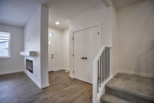 45 Legacy Point Terrace Se, Calgary, AB - Indoor Photo Showing Other Room