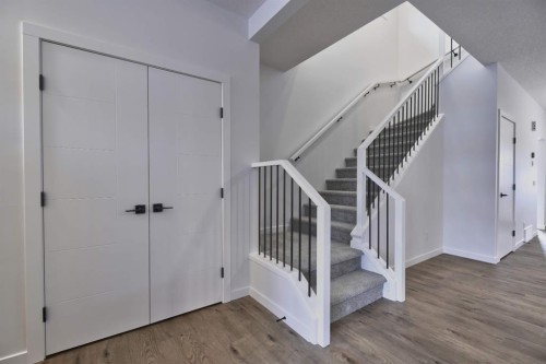 45 Legacy Point Terrace Se, Calgary, AB - Indoor Photo Showing Other Room