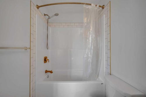 250 Carrington Gate Nw, Calgary, AB - Indoor Photo Showing Bathroom