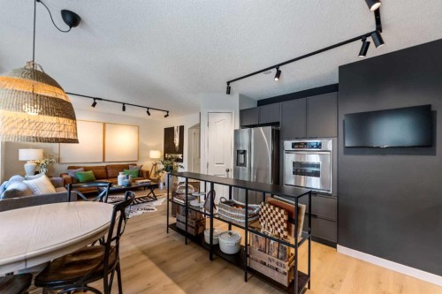 19 Everridge Villas Sw, Calgary, AB - Indoor