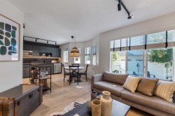 19 Everridge Villas SW Calgary, AB T2Y 4Y9