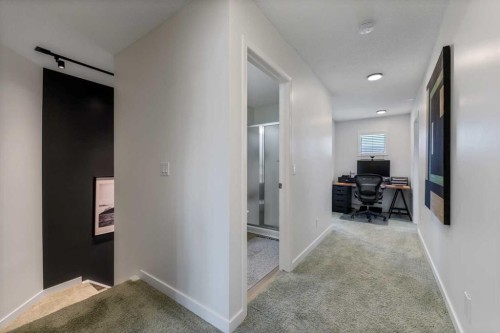 19 Everridge Villas Sw, Calgary, AB - Indoor Photo Showing Other Room