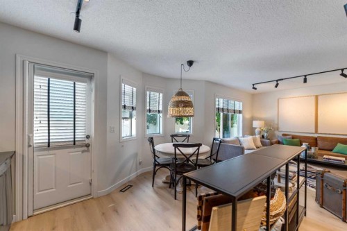 19 Everridge Villas Sw, Calgary, AB - Indoor Photo Showing Dining Room