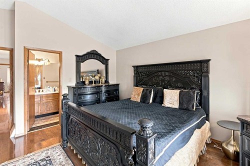 2709 Signal Hill Bay Sw, Calgary, AB - Indoor Photo Showing Bedroom