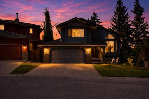 2709 Signal Hill Bay Sw, Calgary, AB - Outdoor With Facade