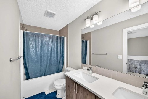 75 Howse Crescent Ne, Calgary, AB - Indoor Photo Showing Bathroom
