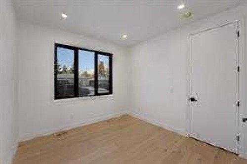 3511 34 Avenue Sw, Calgary, AB - Indoor Photo Showing Other Room