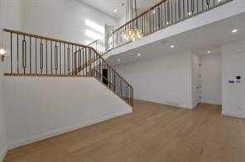 3511 34 Avenue Sw, Calgary, AB - Indoor Photo Showing Other Room