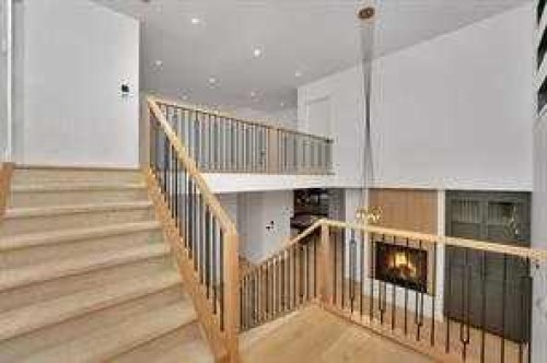 3511 34 Avenue Sw, Calgary, AB - Indoor Photo Showing Other Room