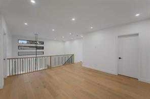 3511 34 Avenue Sw, Calgary, AB - Indoor Photo Showing Other Room