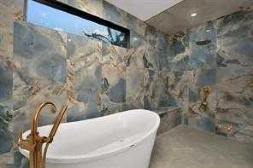 3511 34 Avenue Sw, Calgary, AB -  Photo Showing Bathroom