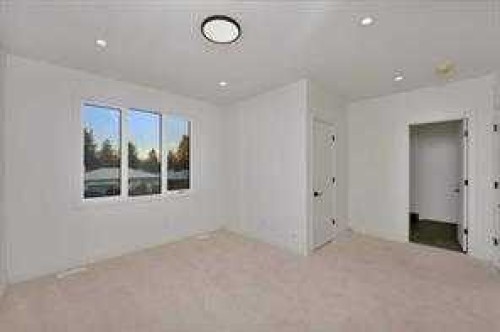3511 34 Avenue Sw, Calgary, AB - Indoor Photo Showing Other Room