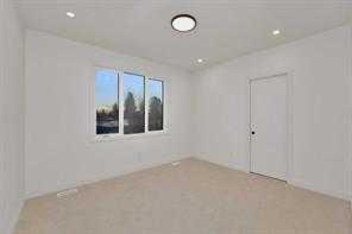 3511 34 Avenue Sw, Calgary, AB - Indoor Photo Showing Other Room