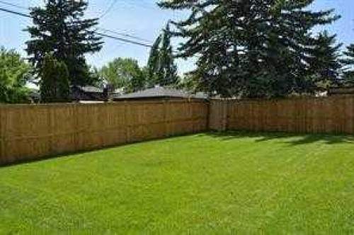 3511 34 Avenue Sw, Calgary, AB - Outdoor With Backyard