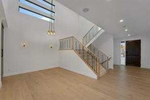 3511 34 Avenue Sw, Calgary, AB - Indoor Photo Showing Other Room