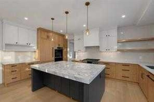 3511 34 Avenue Sw, Calgary, AB - Indoor Photo Showing Kitchen With Upgraded Kitchen
