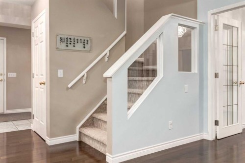 331 Sierra Madre Court Sw, Calgary, AB - Indoor Photo Showing Other Room