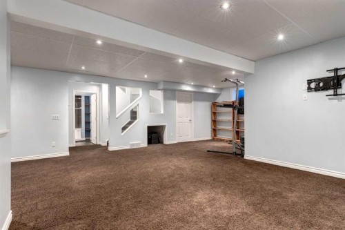 331 Sierra Madre Court Sw, Calgary, AB - Indoor Photo Showing Other Room