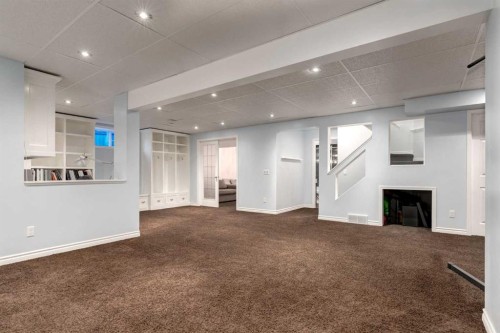 331 Sierra Madre Court Sw, Calgary, AB - Indoor