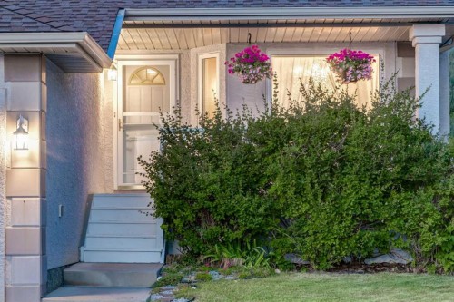 331 Sierra Madre Court Sw, Calgary, AB - Outdoor
