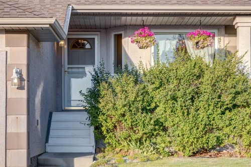 331 Sierra Madre Court Sw, Calgary, AB - Outdoor