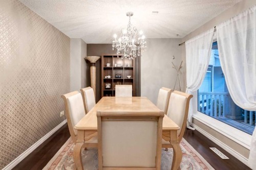 331 Sierra Madre Court Sw, Calgary, AB - Indoor Photo Showing Dining Room