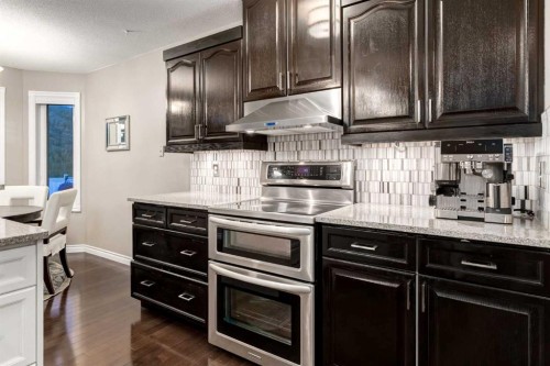 331 Sierra Madre Court Sw, Calgary, AB - Indoor Photo Showing Kitchen With Upgraded Kitchen