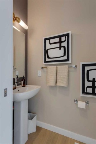 189 Cobblestone Gate Sw, Airdrie, AB - Indoor Photo Showing Bathroom