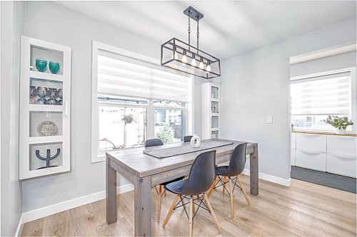 28 Copperfield Heath Se, Calgary, AB - Indoor Photo Showing Dining Room