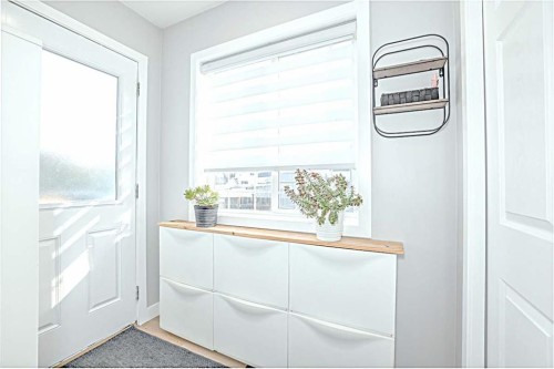 28 Copperfield Heath Se, Calgary, AB - Indoor Photo Showing Other Room